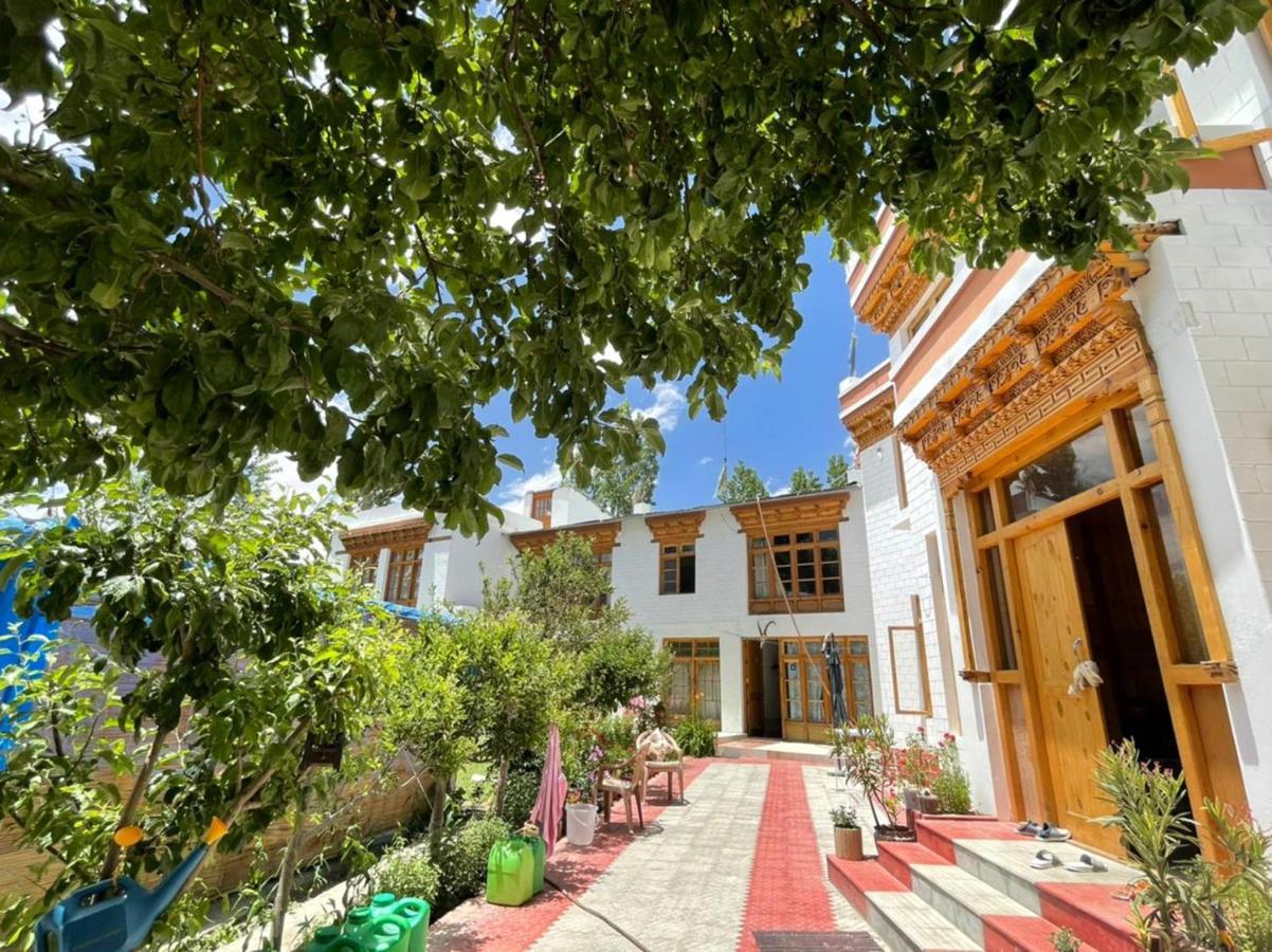 Jimmy'S Homestay Leh Exteriör bild