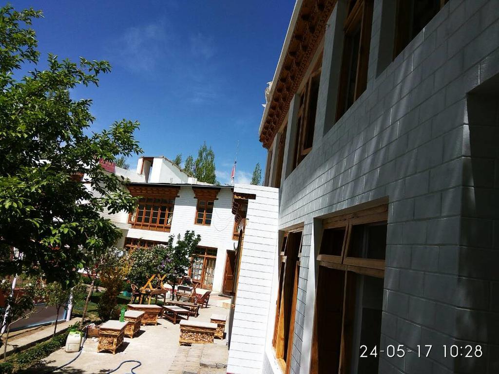 Jimmy'S Homestay Leh Exteriör bild